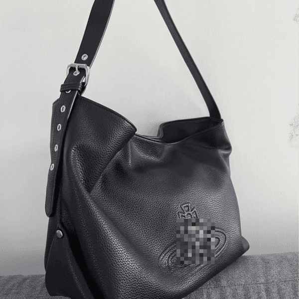 The Trend of Hobo's Large-capacity Lychee-patterned Genuine Leather Crossbody Bags for Autumn and Winter