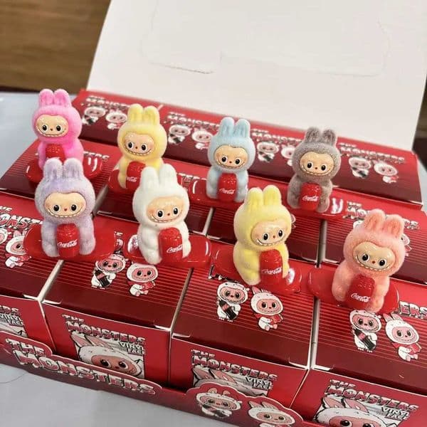 New high-quality 5/10 mini Labubu sitting posture action pictures cute Labubu doll set model bag and keychain pendant BoxToys X2504291