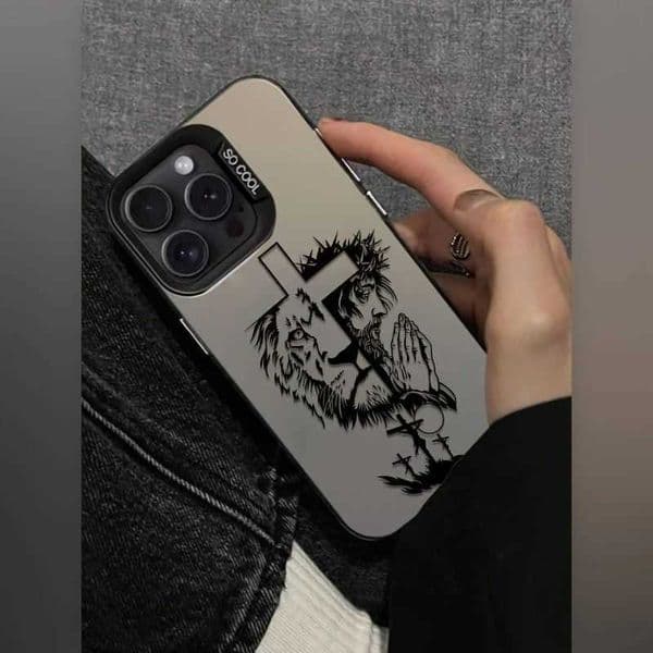 The Cross Lion is suitable for Apple 15PRO phone cases, iPhone14PLUS, creative 13, personalized 12, hard shell 11/X