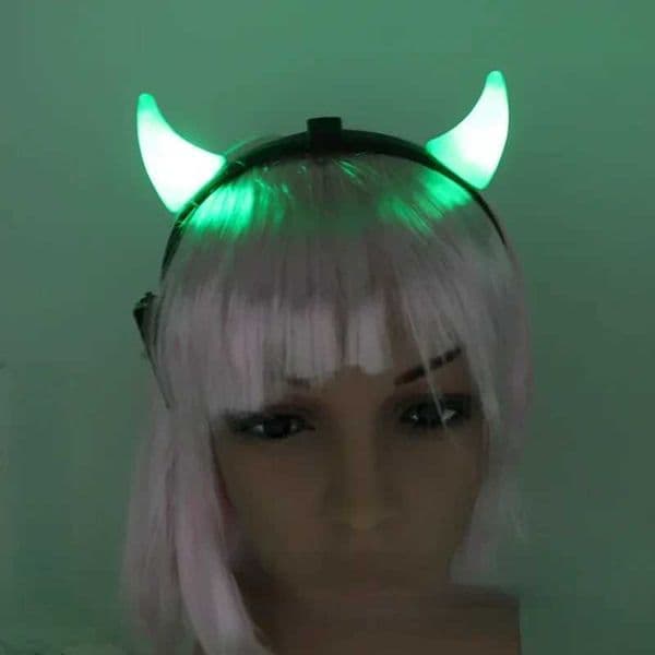 1pcs LED Light Up Flashing Demon Devil Bull Horns Headband Cosplay Hairband Glow Birthday Party Gift Wedding Festival T250122
