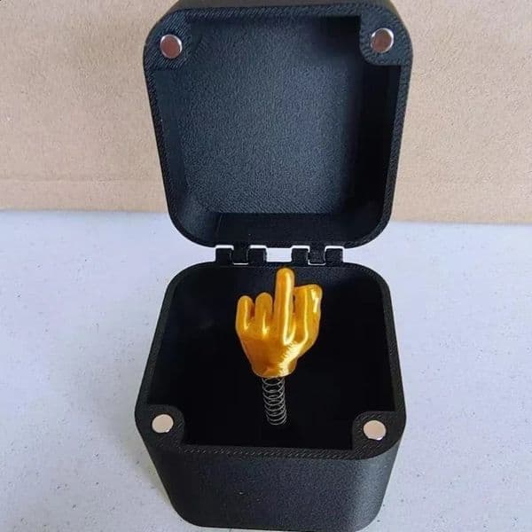 Fun Gag Birthday Gift Accessories Desk Decoration Surprise Box Toys Middle Finger in the Supplies Crafts Decor figurine 250213