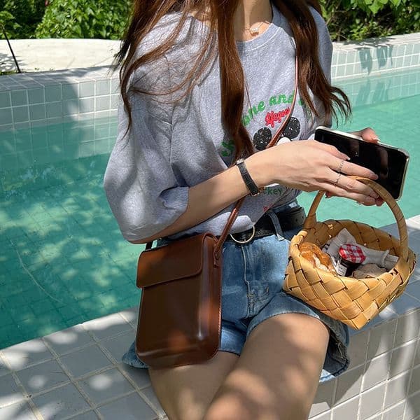 2025 niche versatile vertical Japanese Korean change phone simple box bag, men's and women's texture crossbody bag trend #ddmynov