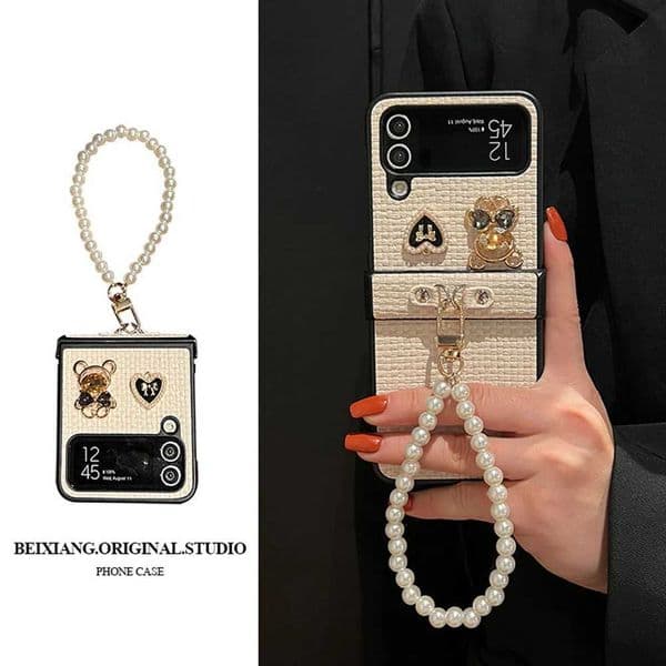 For Fashion Braided Pattern Bear Love Phone Case With Pearl Chain For Galaxy Z Flip 5 High-end Girl Phone Case X250224