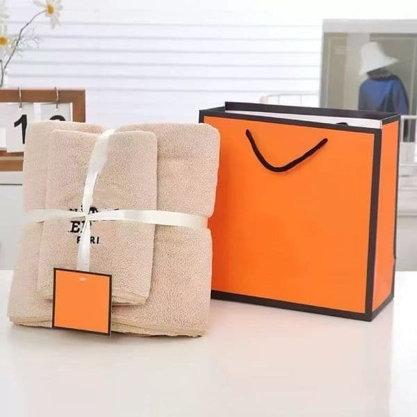 2026 Factory Direct Designer Brand Letter Fashion Perfume Cologne Bath Thick Soft perfume Comfortable Men And cologne Women Washing Towel Set Gift Free Shipping