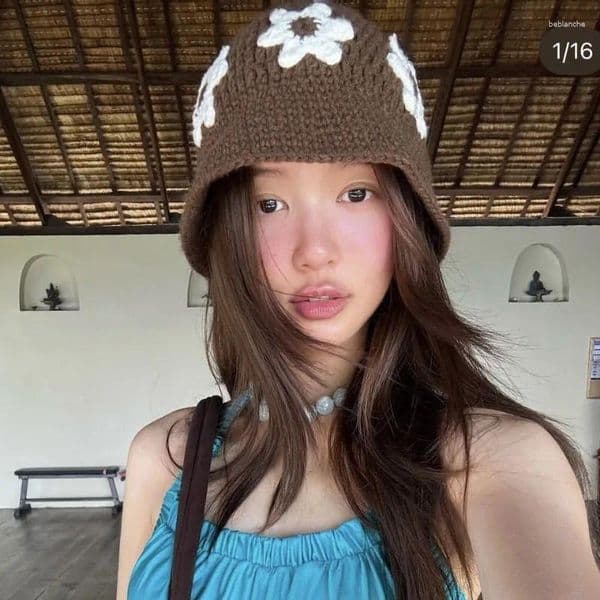 Berets Korean Sweet Three-dimensional Flower Hand-crocheted Bucket Hat Men's And Women's Spring Summer Fashion Versatile Basin Cap