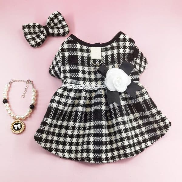 2025 new Dog Dress, Bow Princess Dresses for Girl Dogs Cute Fashion Plaid Pet Skirt Necklace Hairpin Flower, Cat Puppy Clothes Wedding Party