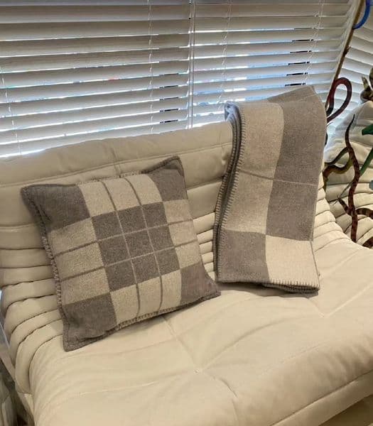 2026 1500G Thick Home Sofa Good Quailty NEW Designer WOOL Camel Gray H Blanket TOP Selling Big Wool Gig Size Free Shipping
