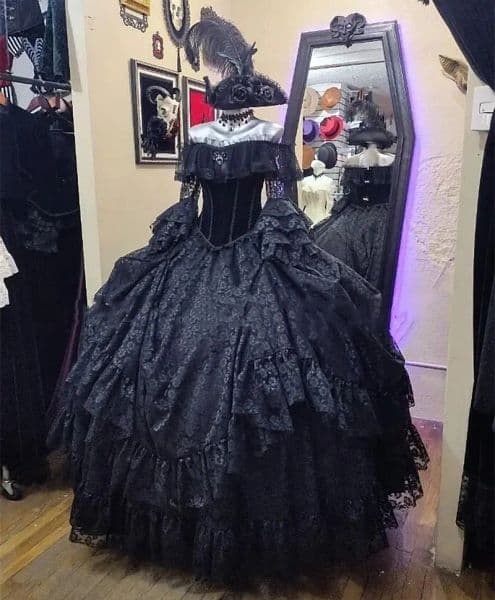 Vintage Black Gothic Wedding Dresses Lace Vampire Princess Bridal Gowns Off The Shoulder tiered Flare Long Sleeves Customized
