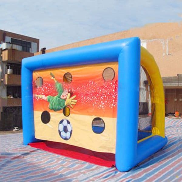 Outdoor interactive inflatable soccer shoot out game yard shooting door soccer kick games for sale made in China
