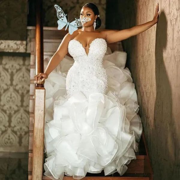 Plus Size Arabic Dubai Sweetheart Neck Mermaid Wedding Dresses Ruffles Princess Pearls Beading White Bridal Gowns Pleat Wedding Gowns for Brides Vestidos de noiva
