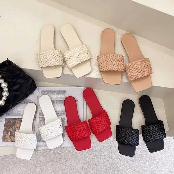 New Womens Slippers 2022 Summer e-Row Weave Lightweight Outside Wear Womens Style Casual Beach Shoes Synthetic Material XJ250610