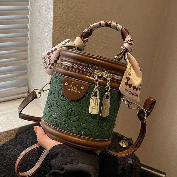 New High Quality Small Women Autumn Winter Niche Design Crossbody Bag Popular Women's Portable Bucket Bags With Ribbons