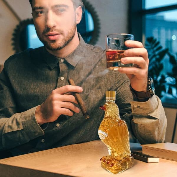 Funny Whiskey Eagle Bottle Glass Decanter Gifts for Men Dad Husband Home Bar Decor for Whiskey Lovers 250611