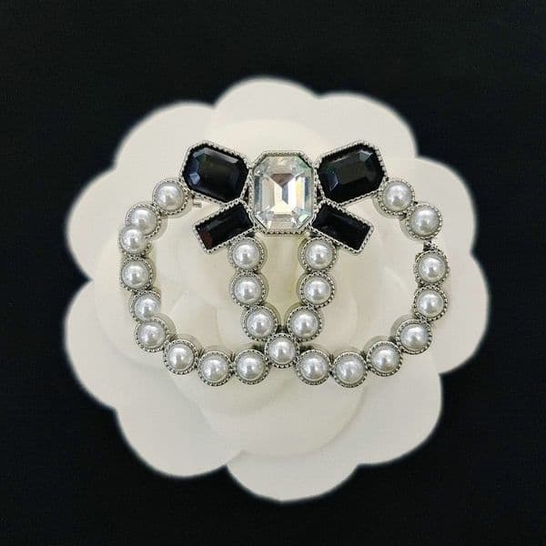 Famous Pearl Brooch Women Bow Brooches Suit Pin Jewelry cessories S260514