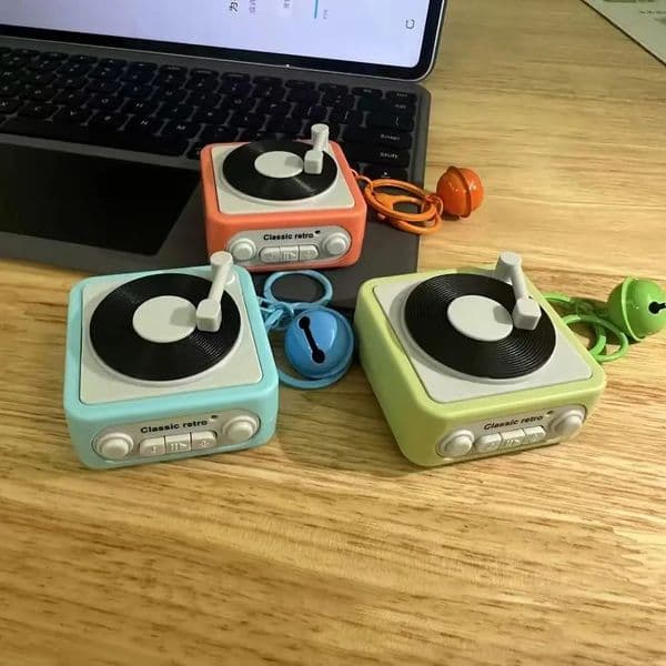 Retro Phonograph Recording Keychain Creative and Funny Recording Pendant Student Bag Keyring 250616