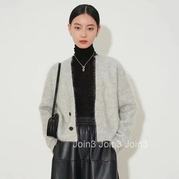 Ladies Sweaters Short Knitted Top for Women Crop Cardigan Brown Sale 90s Vintage Korean Style Y2k Winter 2025 Cold Clothing Warm