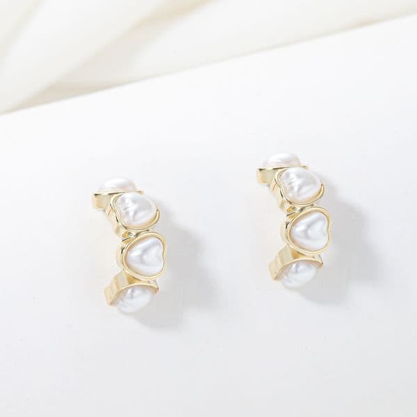 Heart Pearl Hoop Light Design High-End Sense Stud Earrings For Women Ear Jewelry