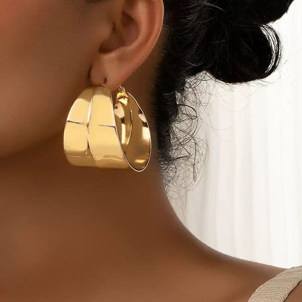 Hot Sale Fashion Geometric Wide Hoop Earrings Unique Design Vintage Metal Drop Earrings
