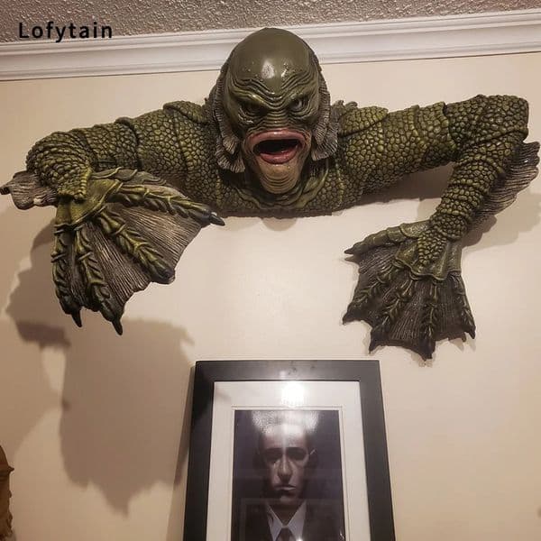 Creature from the Black Lagoon Grave Figure Model Cosplay Lizard Man Monster Room Outdoors Decoration Halloween Kids Gifts Props 250625