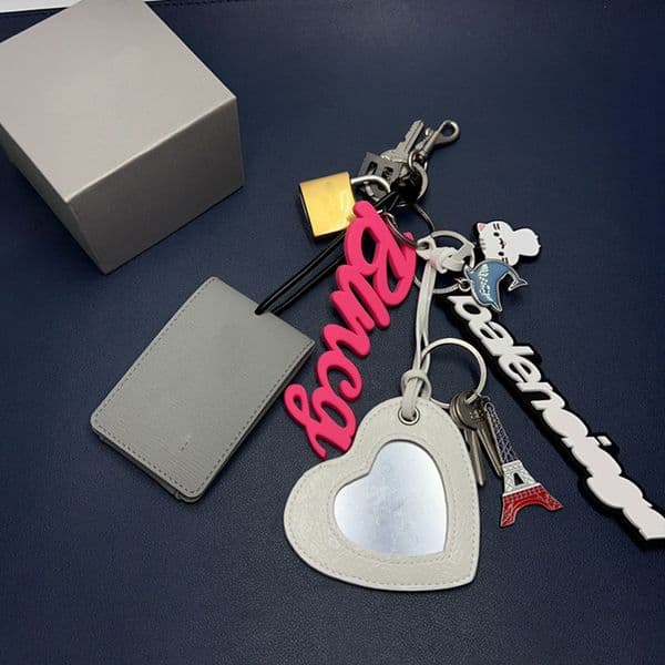 2025 New Rodeo Charm Metal Lock Chain Letter Keychain Handbag Bkpk Handheld Crossbody Bag Car Key Product Fashion Decoration cessories Rodeo Bag 43e11w Z260427