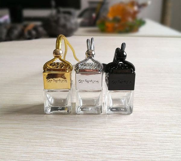 Hanging Cube Scented Glass Bottle Air Purifier for Cars Decorative Diffuser Holder for Aromatherapy Essentials