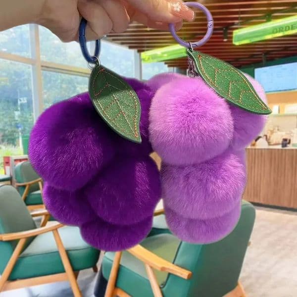 Lovely Grape Pom Poms Keychains Fluffy Pompoms Keychain Rex Rabbit Fur Pompoms Keyring Car Key Chain Pendant Accessories 250626
