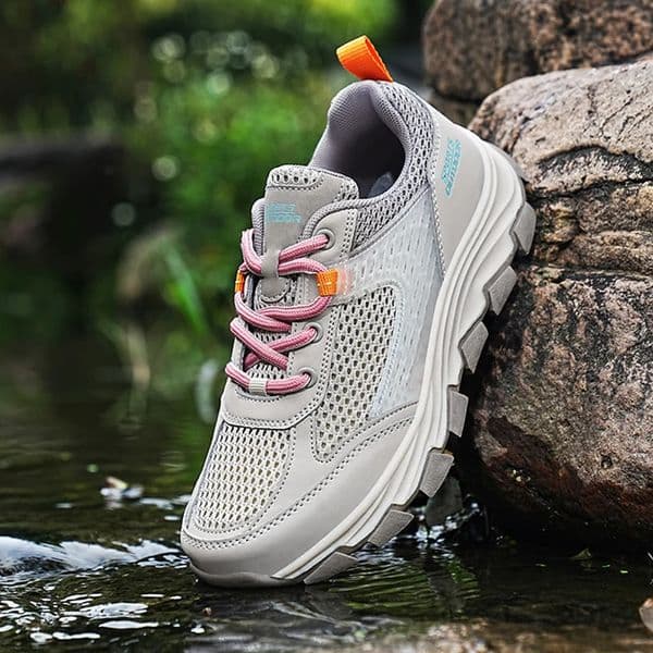 HKDQ Men Women Outdoor Climbing Sneakers Breathable Anti Odor Hiking Shoes Summer Thick Sole Lace Up Non Slip Sports Shoes 250725BJ