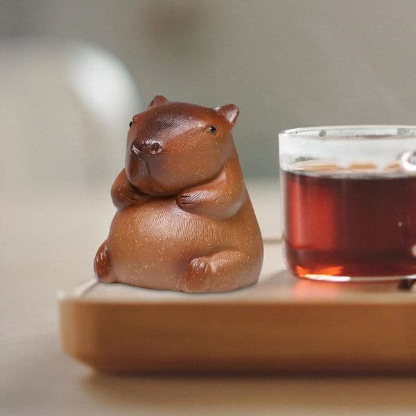 Capybara Tea Pet Statue Lovely Tea Pet Ornaments Pottery Clay Mini Capybara Sculpture for Home Bedroom Shelf Office Tea Lovers 250627BJ