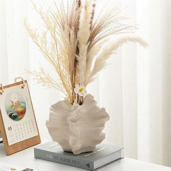 Ceramic Vase Geometric Wavy Patterns Petal Shape Porcelain Crafts Accessories for Flower Arrangement Flower Vase Home Decoration 240229