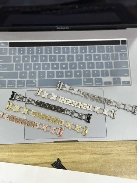 Suitable for Bracelet 8910 Watch Metal Butterfly Inlaid Diamond Three Chain Fashion Strap Z250924
