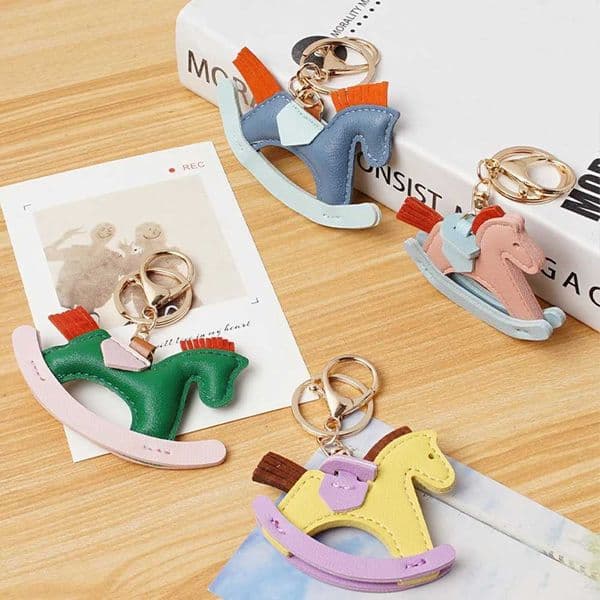 New Leather Rocking Horse Keychains Classic Cartoon Pony Key Ring For Women Bag Decoration Car Key Accessories DIY Gift Z251007