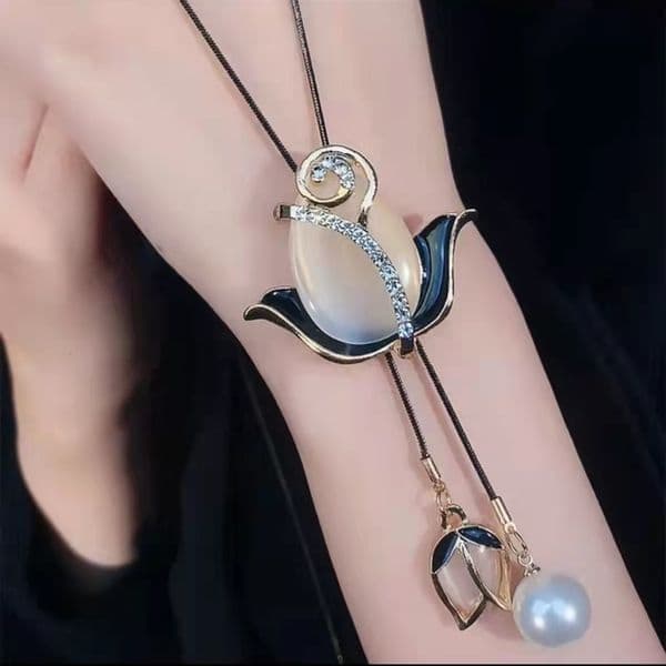 Hot Selling Versatile Sweater Chain for Women, High-End Long Necklace with Tassels, Autumn and Winter Accessories Pendant