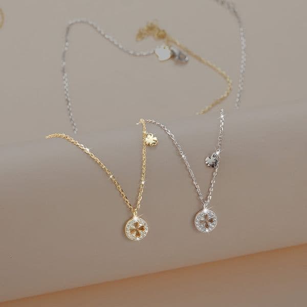 French Style Hollow Lucky Four-Leaf Clover S Pure Sier Necklace for Women Fashionable Versatile High-End Dia-Studded Pendant Non-Fading