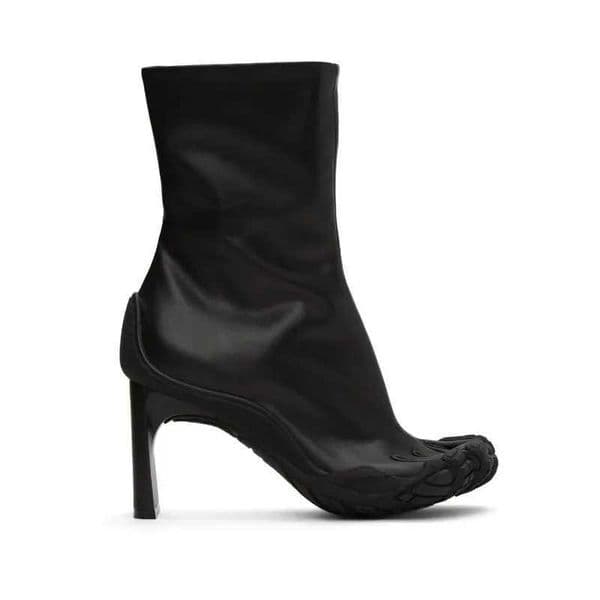 2025 New Woman Boots Blackwhite Five Finger Toe Boots New Fashion Ankle Boots Elastic Boots Novel Shoes Short Boots T251010