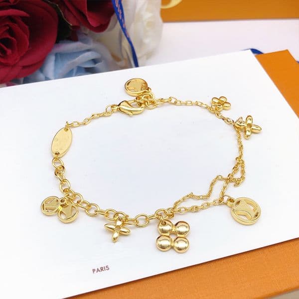 Luxury Bracelet Jewelry gift Jewelry Bracelet Universal bracelet gift for women and men Charm Bracelets chx825