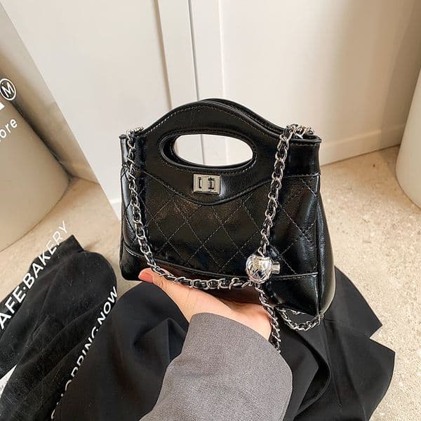 new Free delivery designer shoulder bag Fashionable and lightweight women's crossbody bag simple and easy to carry