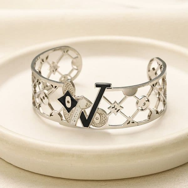 Designer Jewelry Love Flower Bangle Luxury Gold Bracelet Fashion Cuff Bracelet for Women Jewelry Loves Gift