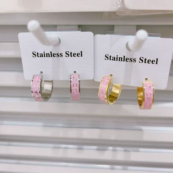 316L Stainless Steel Luxury Girls letter blk white pink C hoops designer branded 18k Gold silver women round engrave earrings wedding party birthday jewelry Z260910