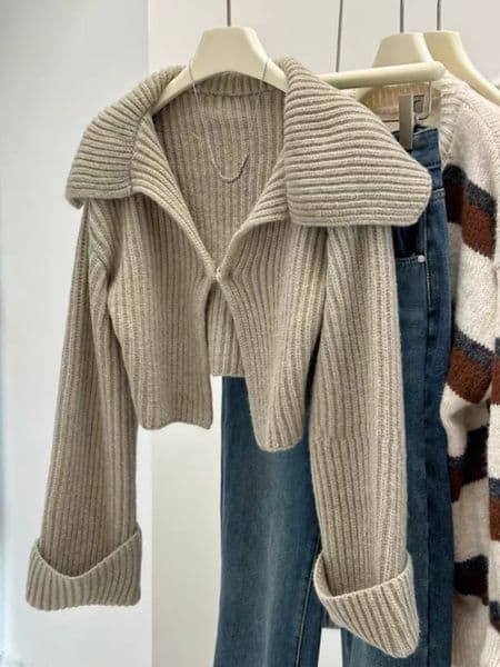 Fashion Winter Warm Women Solid Cardigan Sweater Autumn Elegant Long Sleeve Turndowm Collar Short Coat Fall Knitwear 251013