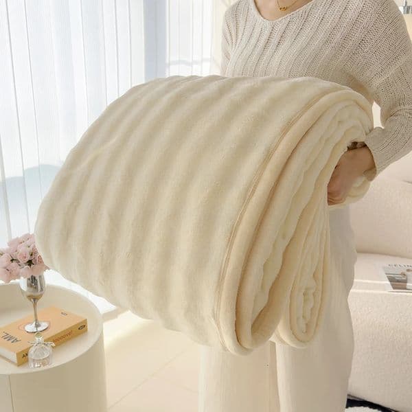 Solid Color Silky Milk Velvet Blanket Queen Size Spring Autumn Double Sided Plush Blanket Smooth Soft Throw Blanket for Sofa Bed 251015