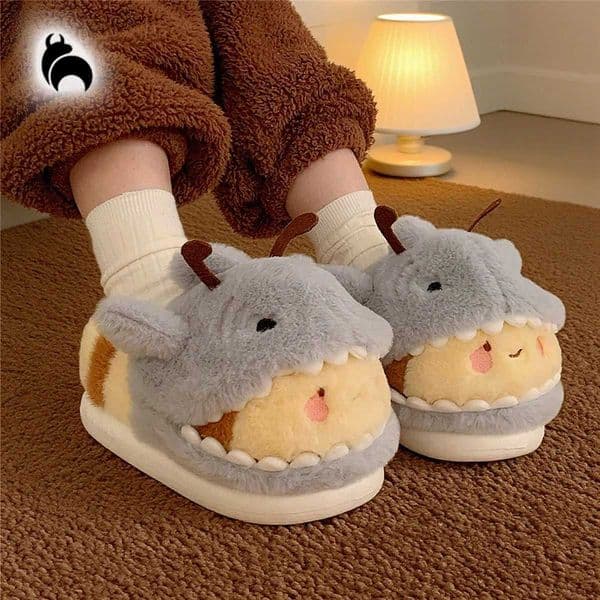 Sharkbee Cott Slippers for Men and Women Fun and Cute Shark and Bee Couple Home Slippers with Closed Heel Furry Shoes Winter Womens SlippersXJ251016