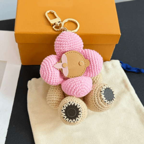 Keychains Lanyards Luxury Sun Flower Bag Charms Designer handmade Weave Sunflower Keychains Woman Mans Purse Charms Key Chain Pendant L2605258LQX