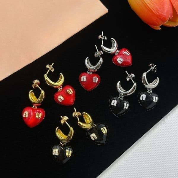 Designer Earrings Classic Heart-shaped Stud Earrings Enamel Glaze Design Everyday Simple Earrings Brand Designer Gold and Silver Jewelry Gifts Holiday Gifts