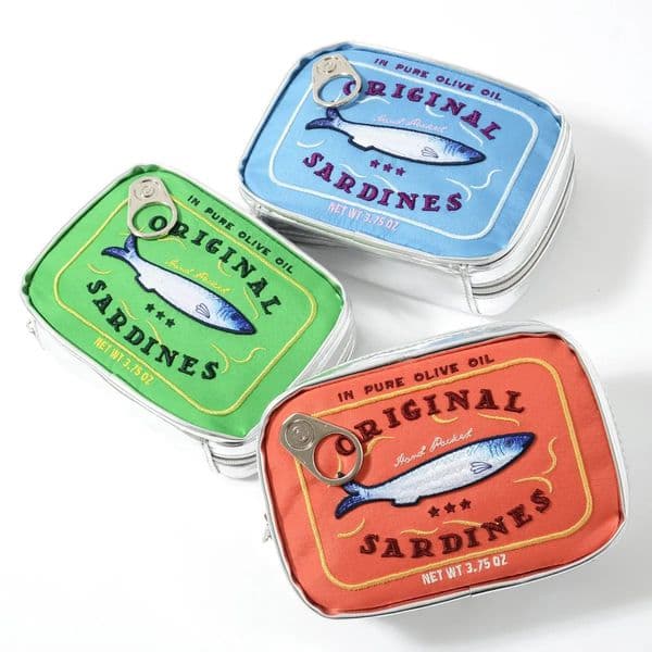 Large capacity cute sardines canned modeling storage bag cosmetic bag creative cat fish canned cosmetic bag 251011