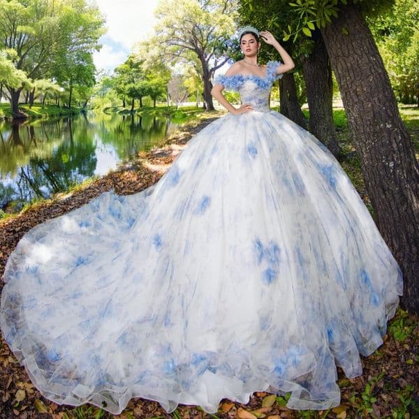 White Quinceanera Dresses Ball Gown Off The Shoulder Blue Applique Flower Tull Sweet 16 Dress Vestidos De 15 Anos