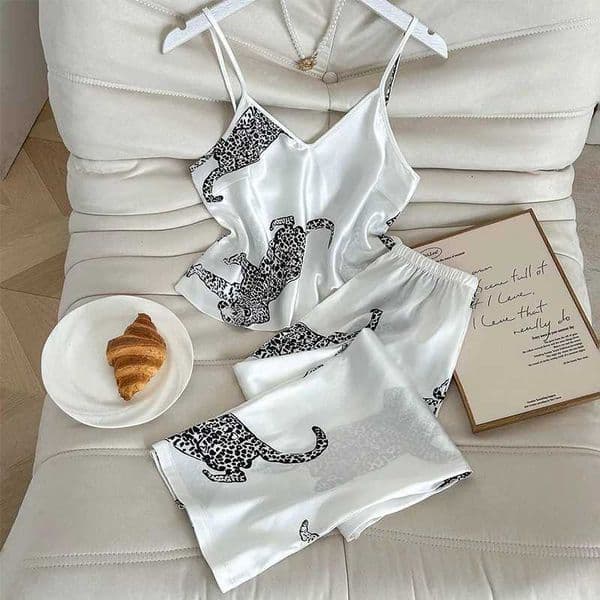 2025 Summer Womens Sexy Pajamas Leopard Print Suspenders Trousers Set Fashion Simulation Silk Senior Sense of Home Wear Pajamas1 Y251104