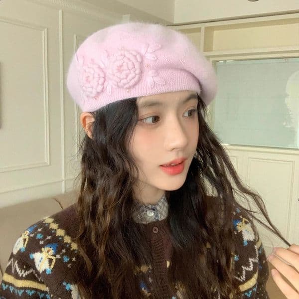 Ins Sweet 3D Flower High Quty Rait Velvet Knit Berets for Women Autumn Versatile Casual Elegant Painter Hat S260513