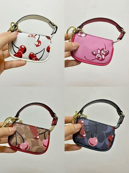 Luxury Bag Charm Designer Keychain Wallet For Women Leather Bags Keyring Stylish Keychains Hangings Mini Backpack Coin Purse L260609RANJ