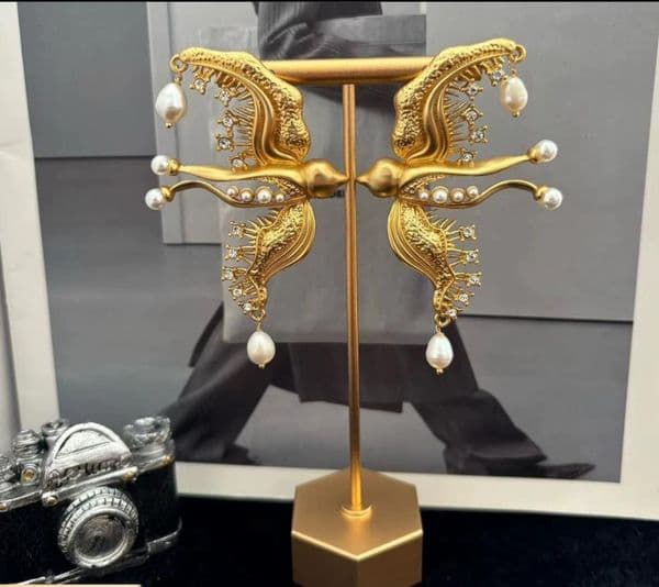 Vintage Designed Peace Dove with Pearl Earring Brass Ear Studs