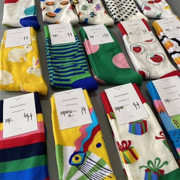 Happy Mens and Womens Designer Socks Cute Cartoon Cotton Mid-Calf Socks Trendy Daily Wear Casual L260509